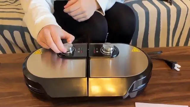 Alt view image 2 of 2 - Belgian Waffle Maker, Double Waffle Maker with 2 Independent Adjustable Temp Knobs, Silver