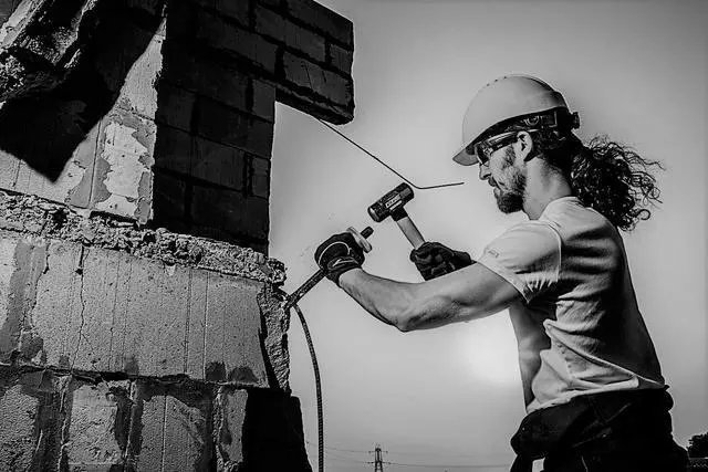 Alt view image 5 of 5 - Estwing 4-Pound Hard Face Sledge Hammer - 16-Inch Hickory Handle, Ergonomic Grip, Durable Construction for Demolition & Stake Driving