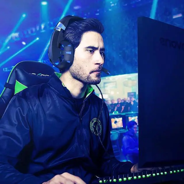 Alt view image 6 of 7 - RUNMUS K2 Gaming Headset with 7.1 Surround Sound Stereo, Noise Canceling PS4 Headset with Mic & LED Light, Compatible with PC, PS5, Xbox One Controller, Nintendo Switch