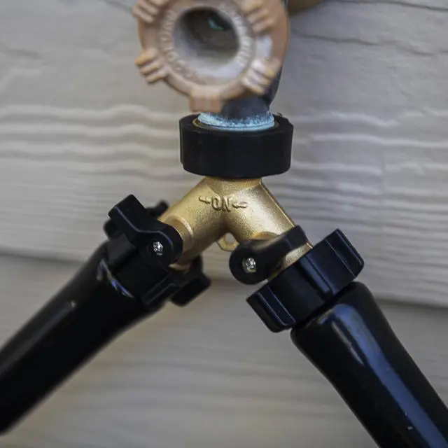 Alt view image 6 of 7 - Expert Gardener Brass 2-Way Y Hose Shut-off Connector