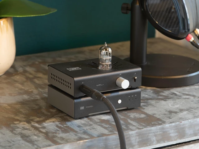 Alt view image 4 of 4 - Schiit Vali 3 Beautiful Tube Hybrid Headphone Amp and Preamp - Black