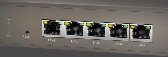 Alt view image 4 of 5 - Tenda Tenda M3Tenda M3 5-Port Gigabit Access Controller - M3 (> Access Points)