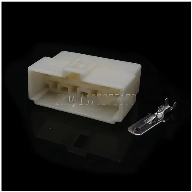 Main image of 1 set of 8-pin 6.3 series cable plugs for motor vehicles with plastic housing for plug and socket(1 Set male)