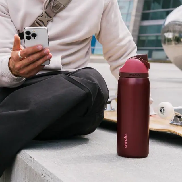 Alt view image 7 of 7 - Owala FreeSip Insulated Stainless Steel Water Bottle with Straw, BPA-Free Sports Water Bottle, Great for Travel, 32 Oz, Black Cherry
