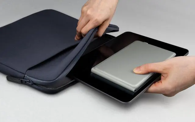 Alt view image 4 of 5 - UNIQ Better By Design Portable Keyboard (Green)