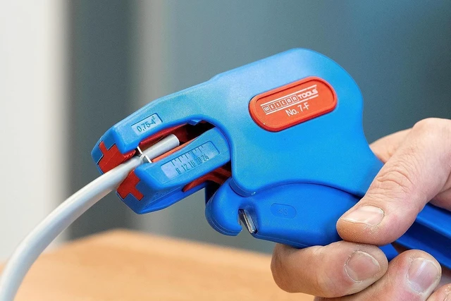 Alt view image 2 of 5 - WEICON No.7-F - Wire Stripper for Flat Cable/Stripping and Stripping from 0.75-4.0 mm² (18-11 AWG) / Wire Stripper with Side Cutter up to 3.0 mm Ø