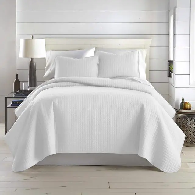 Main image of Southshore Fine Living, Inc. King Quilt Bedding Set with Shams, Coverlet Quilt King Size Bedspread, Luxury Bedding, Bed Spread for Kings/California Kings, Lightweight Quilted Coverlet, White Quilts