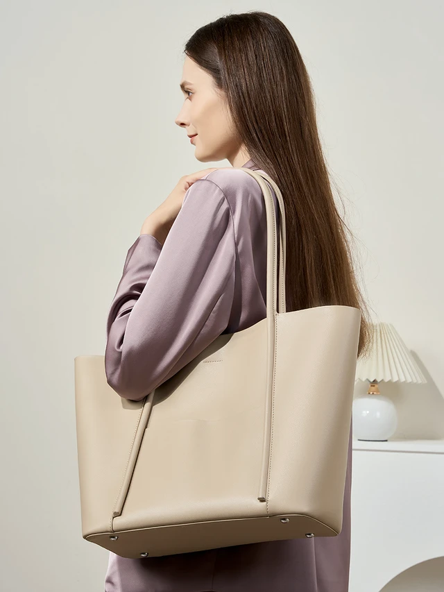 Alt view image 3 of 6 - Genuine Leather Women Crossbody Bag