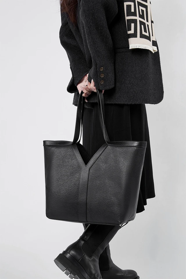 Alt view image 3 of 7 - Genuine Leather Women Crossbody Bag Black