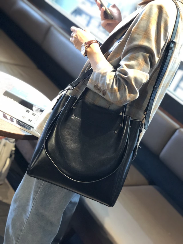 Alt view image 4 of 4 - Genuine Leather Fashion Retro Messenger Bag Women's Handbag Black