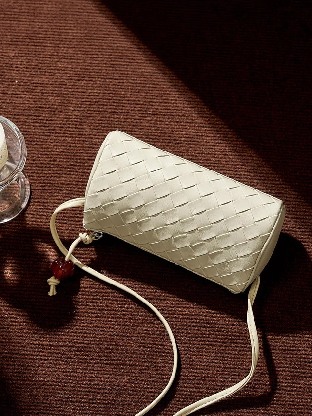 Main image of Genuine Leather Women Pillow Bag White
