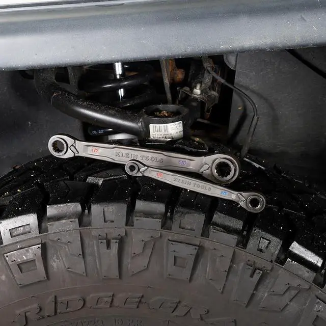 Alt view image 2 of 7 - 68216 4-in-1 Reversible Ratcheting Box Wrench Set, Quad Wrench, SAE, 2-Piece, 1/4 to 3/4-Inch, Forged Steel, 90-Tooth