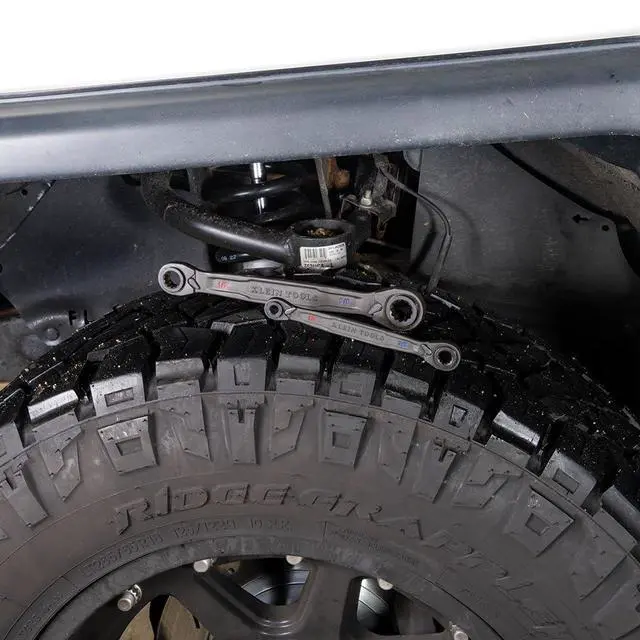 Alt view image 3 of 7 - 68216 4-in-1 Reversible Ratcheting Box Wrench Set, Quad Wrench, SAE, 2-Piece, 1/4 to 3/4-Inch, Forged Steel, 90-Tooth