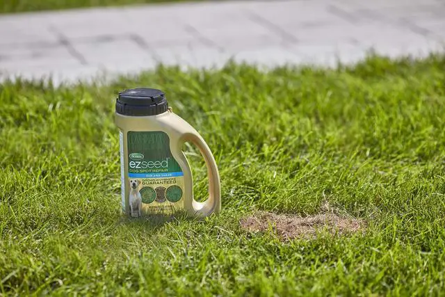 Alt view image 2 of 6 - EZ Seed Dog Spot Repair Sun and Shade, Combination Mulch, Seed and Soil Amendment, 2 lbs. (6-Pack)