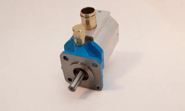 Alt view image 2 of 6 - 11 GPM Hydraulic Log Splitter Pump