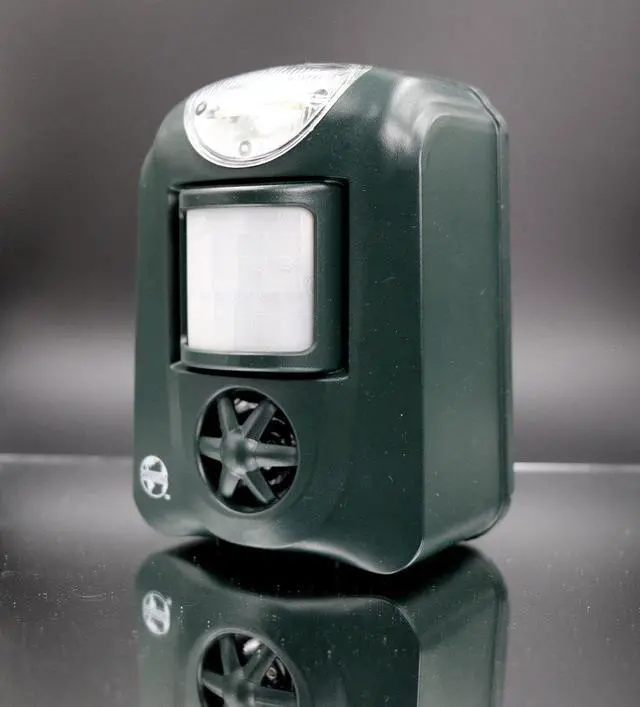 Alt view image 6 of 6 - TSBR610 Advanced Sonic & Ultrasonic Bird Repeller - Includes Triple Scan Technology
