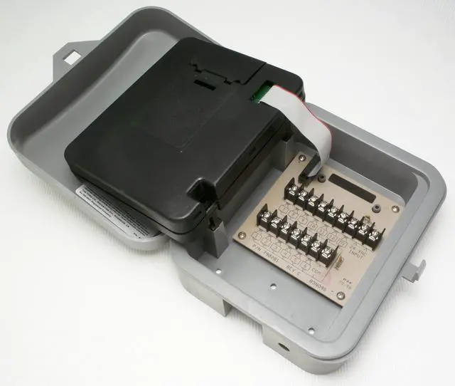 Alt view image 2 of 6 - Irritrol Rain Dial RD900-INT-R 9 Station Indoor Irrigation Controller