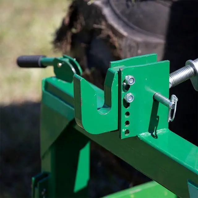 Alt view image 3 of 6 - Titan Attachments Green 3 Point Quick Hitch Adaptor to Category 1 Tractors, 3000 LB Lifting Capacity, 27.5" Between Lower Arms, 14.5" - 17.5" Level Adjustment