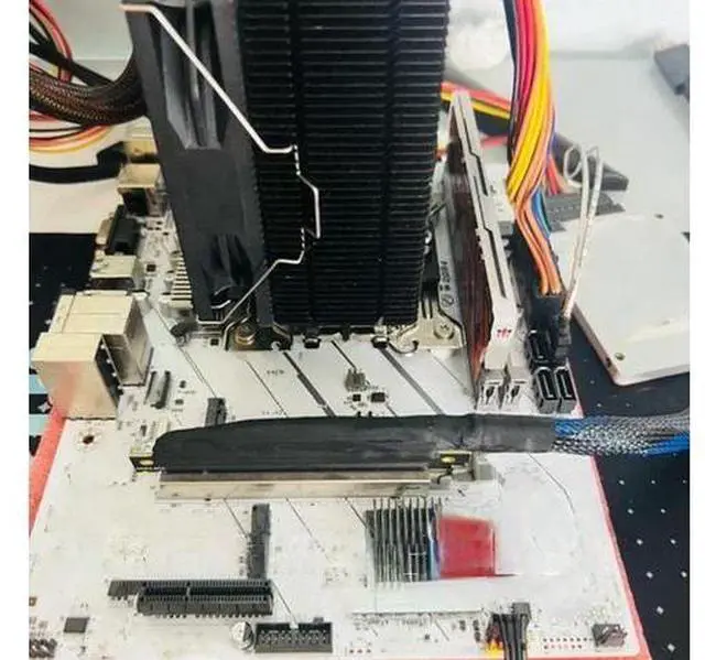 Main image of Quality PCIE 4.0 X16 Graphics Card Extension Cable with Braided Mesh Sleeve and GEN4 32Gbps Compatibility
