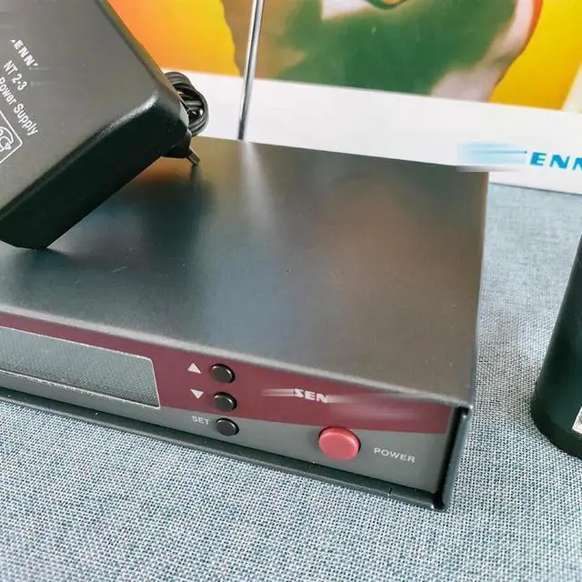 Alt view image 3 of 5 - EW100 G2 Wireless Microphone - One-to-One Stage Performance Singing Wedding Professional Handheld Microphone European plug American standard plug