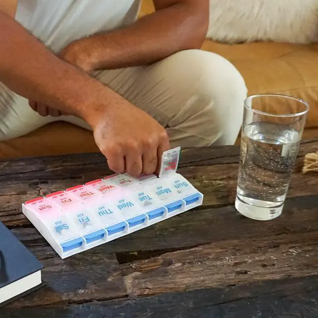 Alt view image 5 of 6 - Weekly (7-Day) AM/PM Pill Organizer, X-Large Planner, Blue/Red