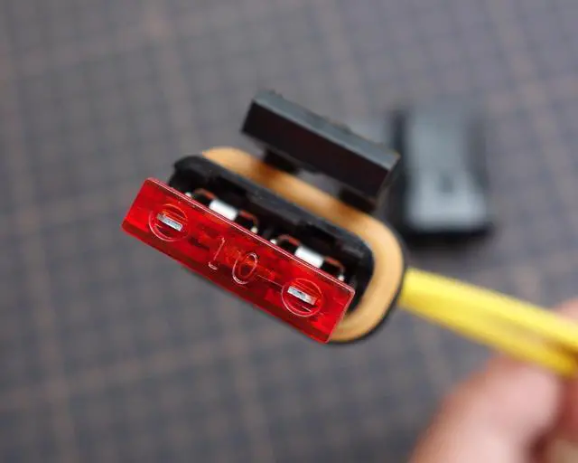 Alt view image 5 of 5 - 10-Pin Harness Cord Compatible with Kenwood Subwoofer KSC-SW30 KSC-SW11 WA80 WA100 SW10 WX1 KSC-SW880 KSC-SW900 KSC-SW910 KSC-SW201X KSC-WA82RC KSC-PSW8 KSC-PSW7EQ JVC CW-DRA8 Subwoofer Enclosure fuse