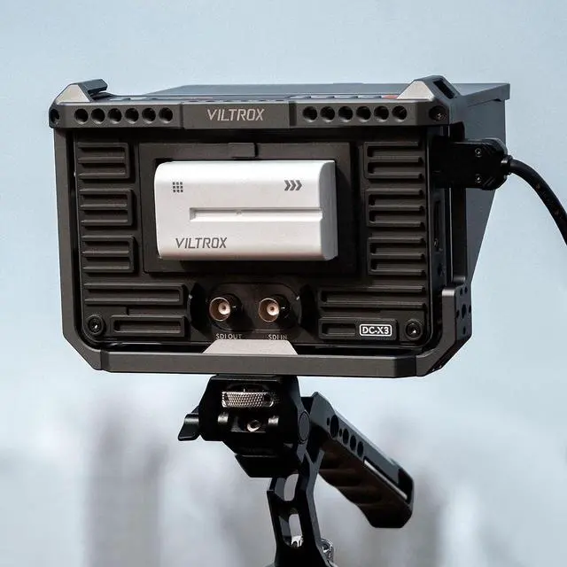 Main image of DC-X3 SDI Monitor Kit with Rig Cage, 6 Inch Touchscreen Camera Field Monitor Cage Kit 4K HDMI, 2000Nits Daylight Viewable DSLR Camera Monitor, with Battery/Sunshade/Protective Case