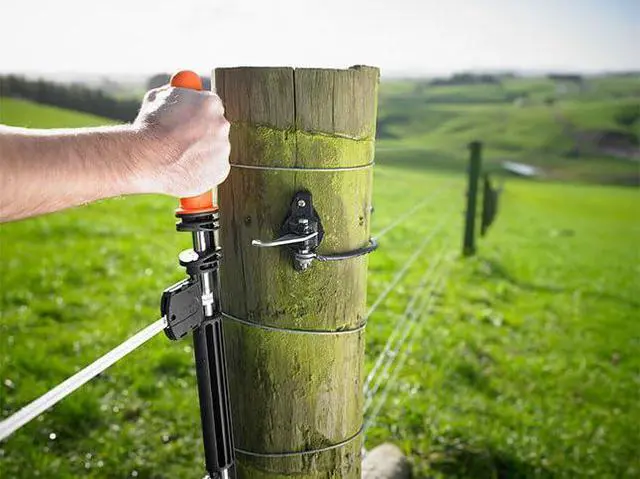 Alt view image 2 of 2 - Gallagher Four Strand Tape Electric Fence Gate | Convenient Easy to Open Electrified Gate for Sheep, Horses, Livestock, Beehives, and More | Stretches up to 20 ft