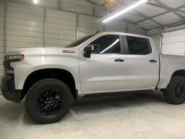 Alt view image 3 of 7 - ReadyLift 69-3920 2.0'' Front with 1.0'' Rear SST Lift Kit