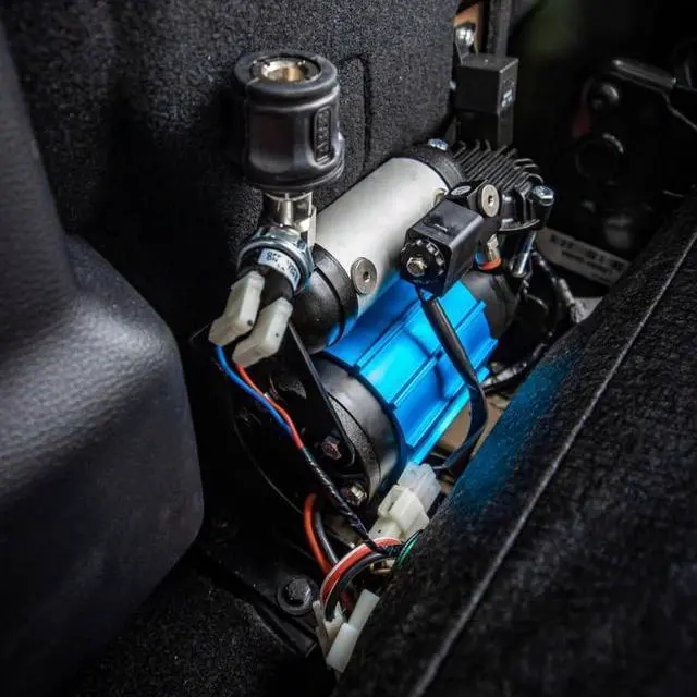 Alt view image 3 of 5 - ARB CKMA12 On-Board Air Compressor High Performance 12 Volt for Air Locker Differentials and Tire Inflation