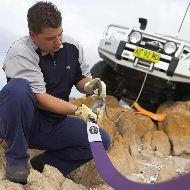 Alt view image 3 of 5 - ARB725LB Winch Extension Strap Breaking strength 7,983 kg 9,900 lbs length 20 m 66 ft Width 3 inches, Ideal for extending the length of your winch's cable when anchor point is out of reach.