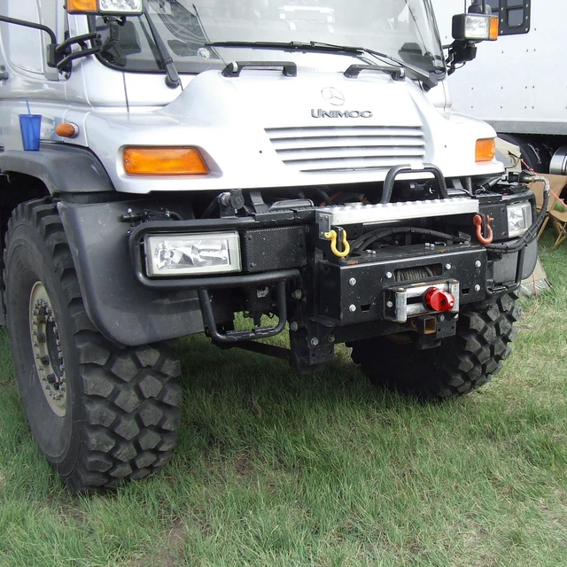 Alt view image 6 of 7 - Factor 55 ProLink Winch Shackle Mount for Large Overland and Military-Style Vehicles, Fits Lines Up to 1/2" Diameter - Red
