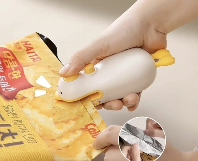 Alt view image 4 of 6 - Sealing machine - Small household portable mini vacuum food plastic sealing machine - Plastic bag sealing device - Snack sealing device