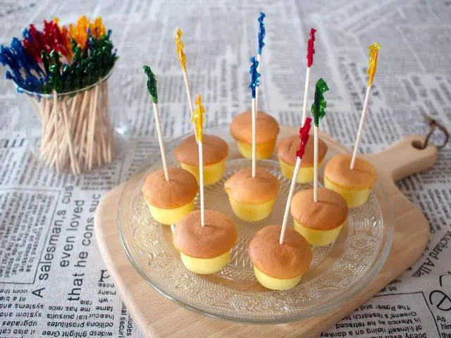 Alt view image 3 of 7 - Wood Frill Picks Frill Toothpicks 4 Inch Pack 1000,Decorative wood toothpicks,Cocktail Party Toothpicks for Fruit,Appetizers,Club Sandwiches,Great to use at Valentine's Day and Parties.