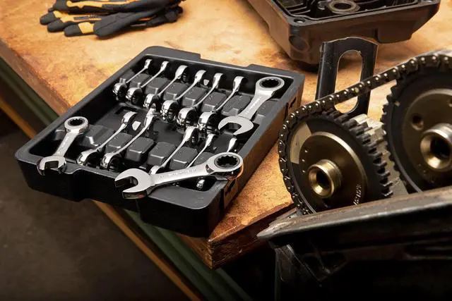 Alt view image 6 of 7 - 14 Pc. 12 Point Stubby Ratcheting SAE/Metric Combination Wrench Set - 85206