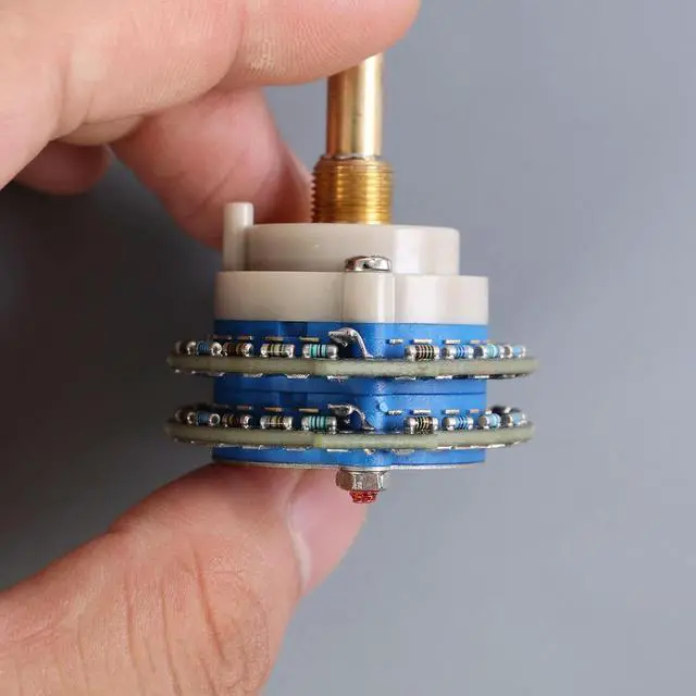 Main image of High precision 24 level 50K stepper dual channel volume knob potentiometer band potentiometer volume control