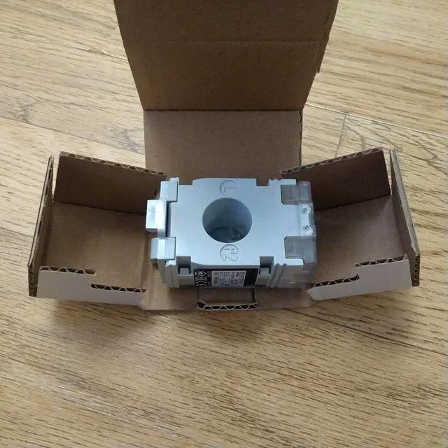 Alt view image 3 of 3 - Current Transformer 100/5A 50-60Hz METSECT5CC010