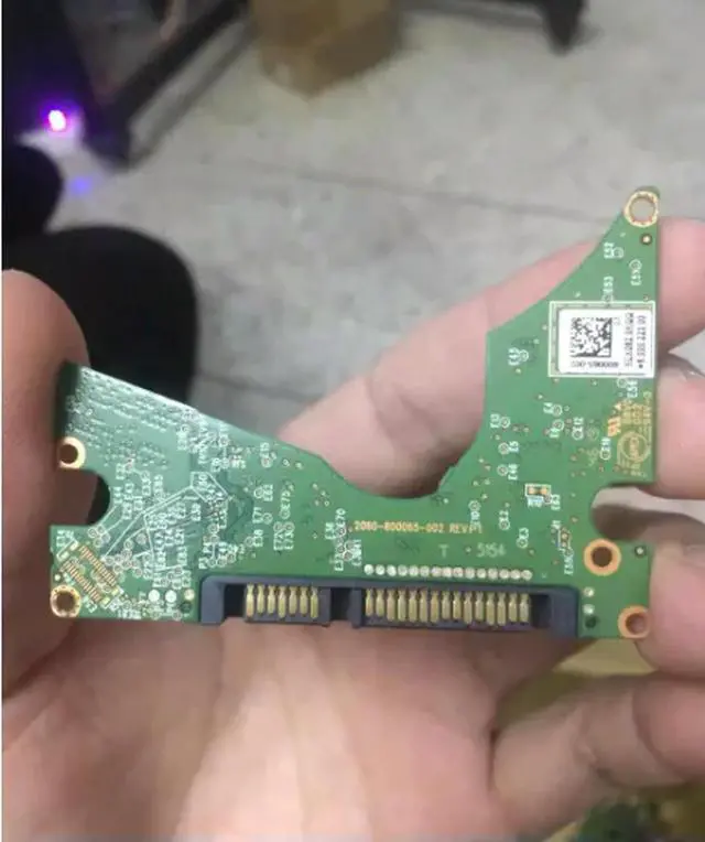 Main image of Hard disk circuit board number 2060-800065--002 REV P1