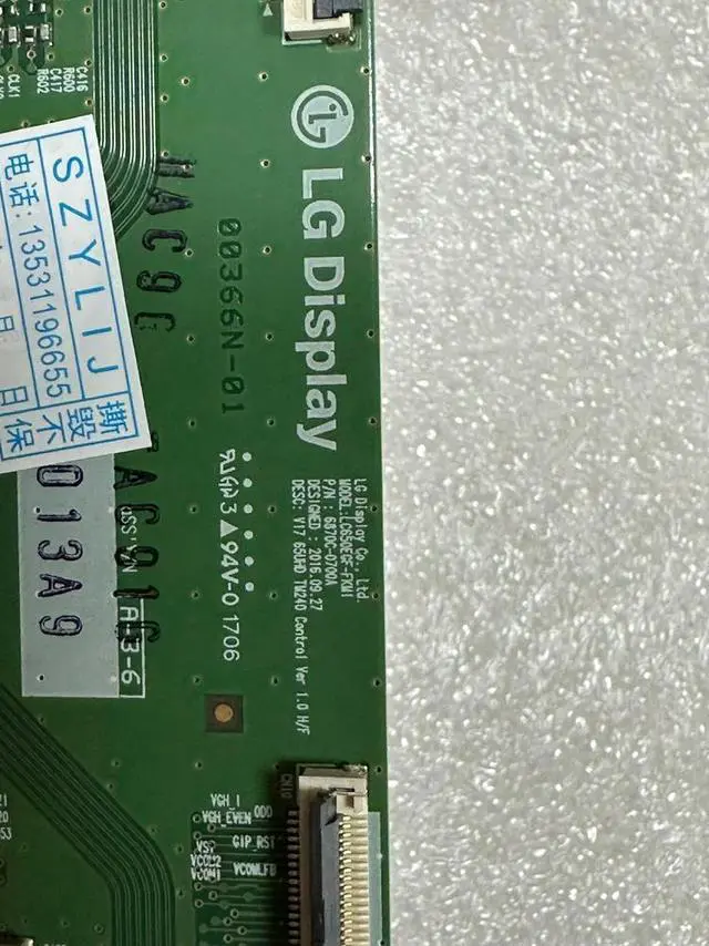 Alt view image 3 of 3 - 65SJ8500-CA logic board 6870C-0700A spot