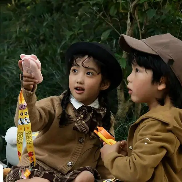 Main image of 2Pcs Walkie Talkie Charging Rechargeable Phone Kids Child Handheld Education Interactive Walkie Talkie, A