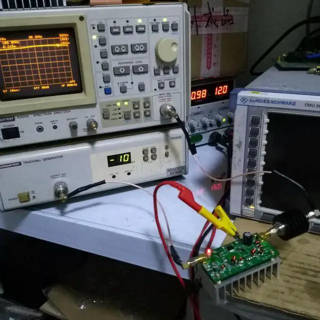 Alt view image 3 of 3 - 7W FM Power Amplifier High Frequency Power Amplifier 65-110MHz Input 0.1mW (Finished)