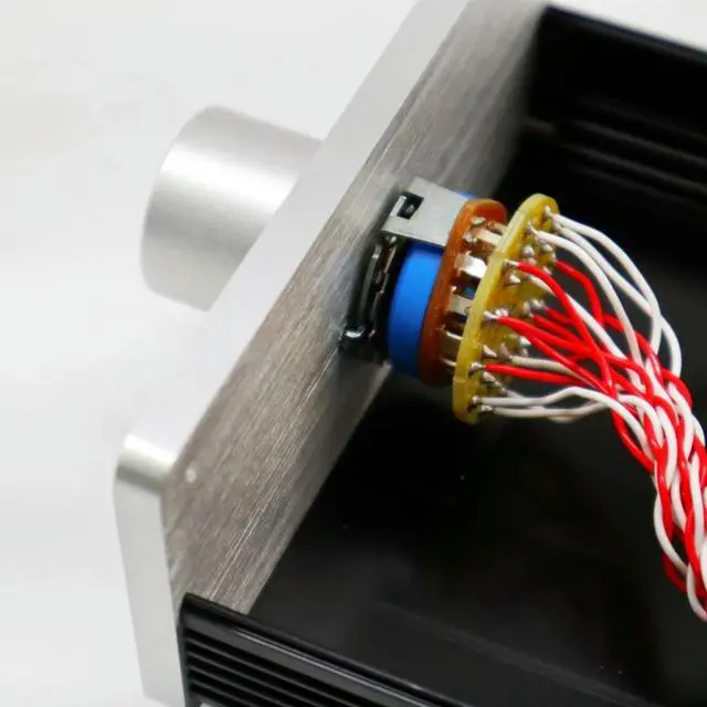 Alt view image 3 of 3 - HiFi 2-channel Stereo 3-in 1-out Audio Signal Selector Switch RCA CMC Imported Version