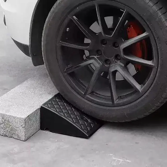 Alt view image 5 of 7 - 2 Pack Driveway Ramp Heavy Duty Vehicle Curb Rubber Threshold Ramp Professional