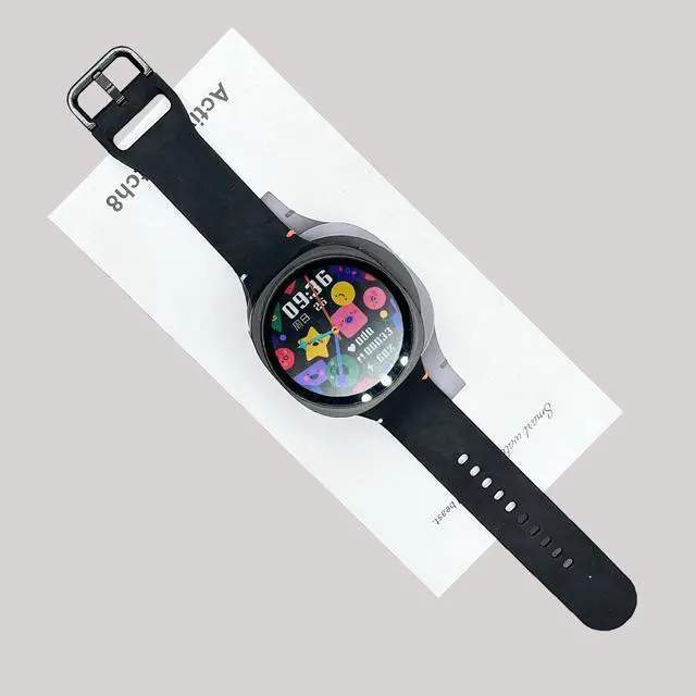 Main image of New Watch8 smartwatch with heart rate, blood pressure and oxygen level monitoring, step counting, Bluetooth connectivity, and sports functions.