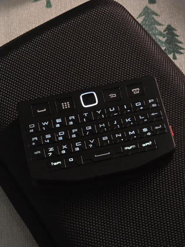 Alt view image 5 of 6 - Ultra-Compact Mini Bluetooth Keyboard with Trackpad, CNC Aluminum Handheld Keyboard with L/R Shoulder Buttons, 10-Level DPI, NKRO, Web-Based Key Remapping, Supports 4 Devices Switching