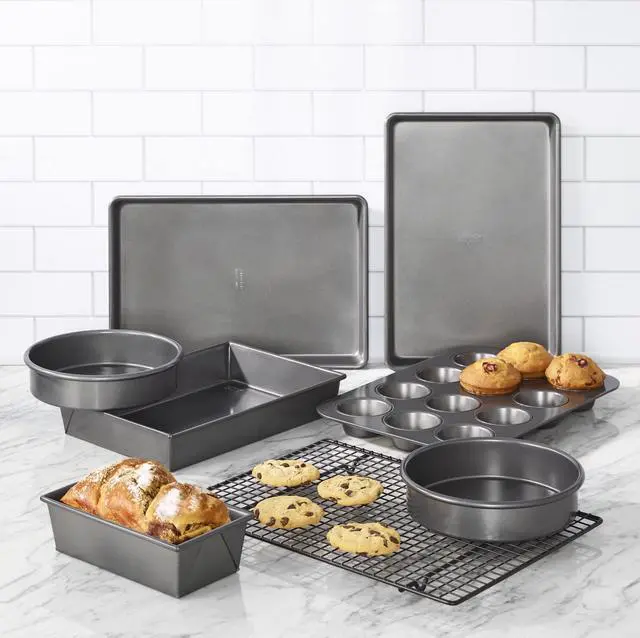 Alt view image 2 of 7 - Chicago Metallic Professional Non-Stick 8-Piece Bakeware Set, Silver