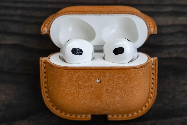 Alt view image 5 of 5 - Airpods 3 Case Vegetable Tanned Italian Leather Handmade Supports Wireless Charging (Natural)