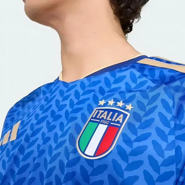 Alt view image 4 of 5 - Italy Home Men's Stadium Soccer Jersey 26/27 XL