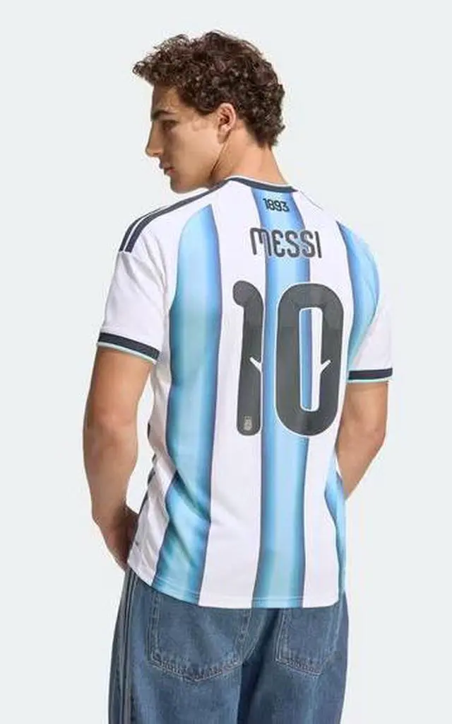 Alt view image 4 of 6 - Men's Argentina 26 Home Replica Messi Jersey