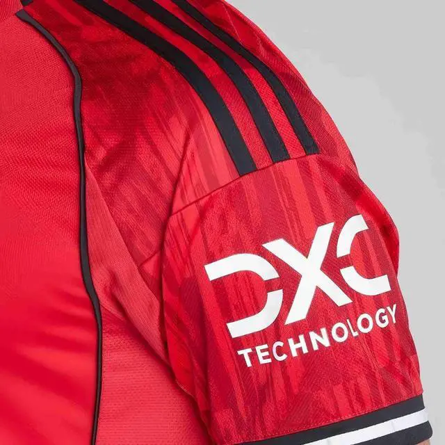 Alt view image 5 of 5 - 2025-26 Manchester United Stadium Home Soccer Jersey